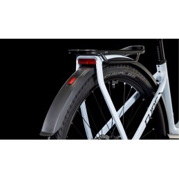 CUBE KATHMANDU HYBRID ONE 800 POLARWHITE'N'BLACK 2025| Accessoires et équipeme...